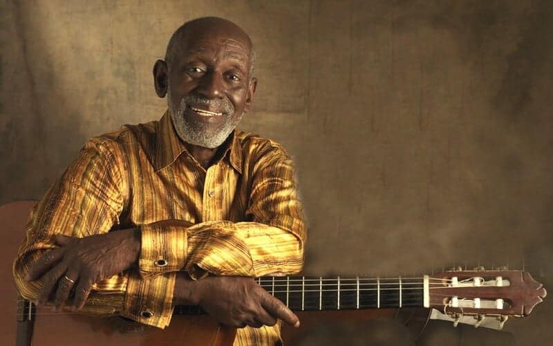 Nelson Sargento é internado na UTI em estado grave com covid-19, no Rio