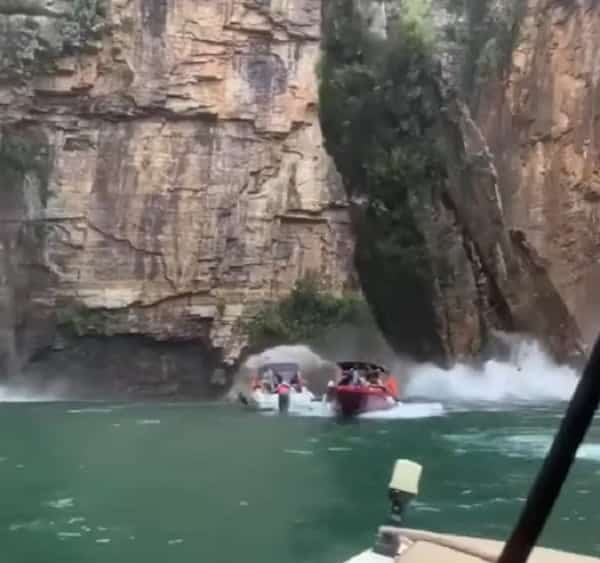 Rocha desaba sobre barcos em Capitólio, Minas Gerais