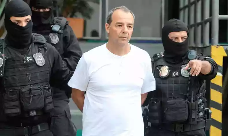 Ex-governador do Rio Sergio Cabral deixa a cadeia depois de seis anos