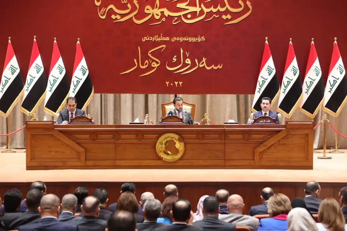 Parlamento iraquiano debate sobre nova lei que pode punir com pena de morte relações homossexuais