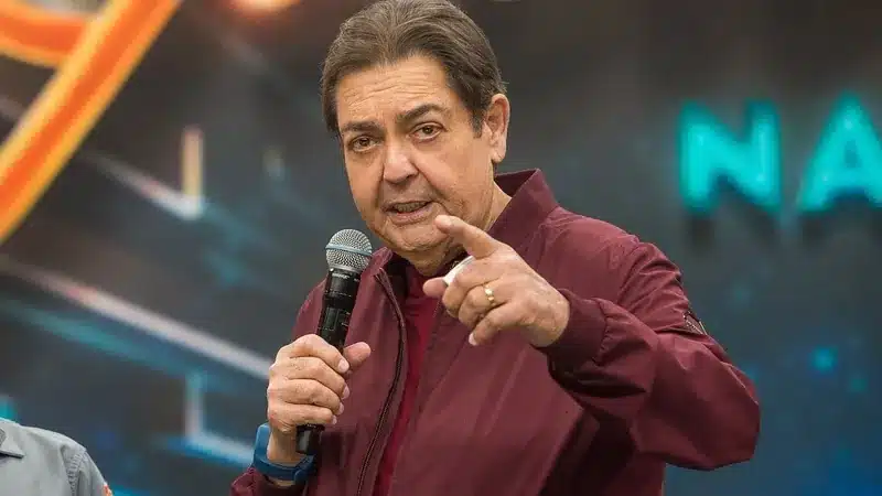 Apresentador Faustão é extubado após transplante de coração e respira sem aparelhos