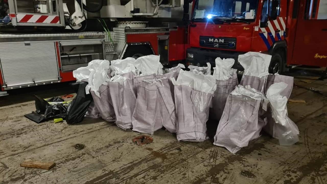 Receita Federal e Polícia Federal apreendem 405kg de cocaína em navio no porto de Santos