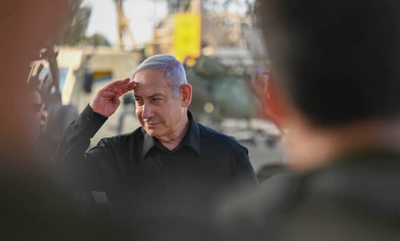 Benjamin Netanyahu, rejeita cessar-fogo e cita a Bíblia em meio aos bombardeios na Faixa de Gaza