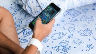 Como o celular e as redes sociais afetam os adolescentes?