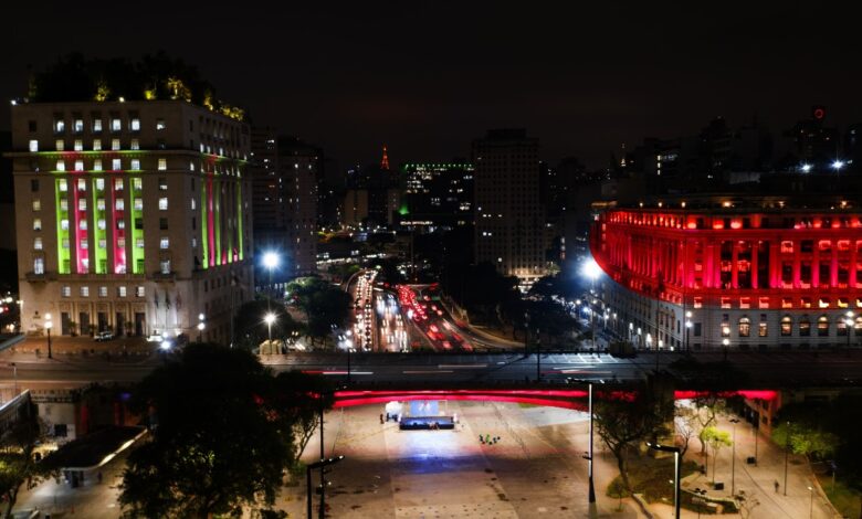 Prédios e monumentos em São Paulo recebem iluminação especial em Campanha de conscientização sobre a Saúde Bucal
