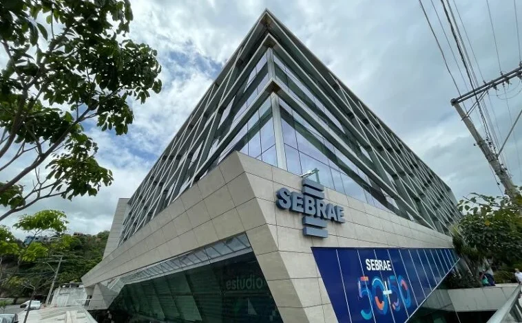Sebrae-SP oferece vagas para a cidade de São Paulo com salário até R$ 8,6 mil