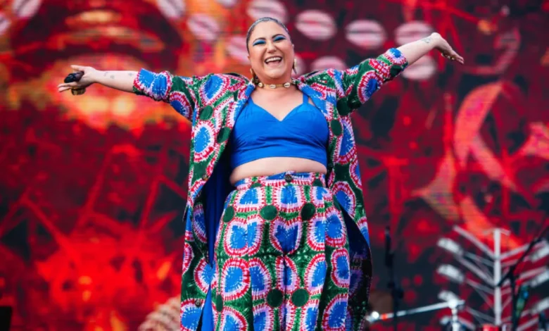 Maria Rita tem caminhão com equipamentos roubado no Rio de Janeiro