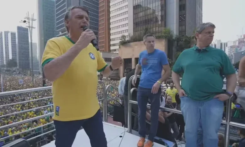 Bolsonaro chama Moraes de ditador durante ato em SP