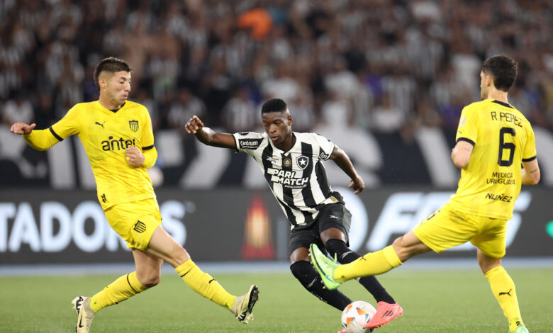 Botafogo perde para o Peñarol, mas garante vaga na final da Libertadores