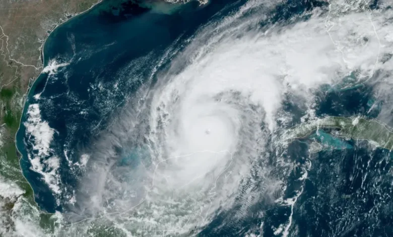 Furacão Milton se aproxima da Flórida e pode ser a pior tempestade em 100 anos