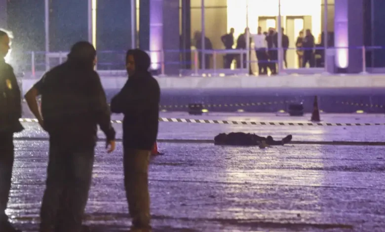 Explosões atingem Praça dos Três Poderes e uma pessoa morre