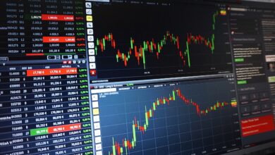 Bolsa brasileira sobe quase 3% e dólar cai ao menor valor em dois meses