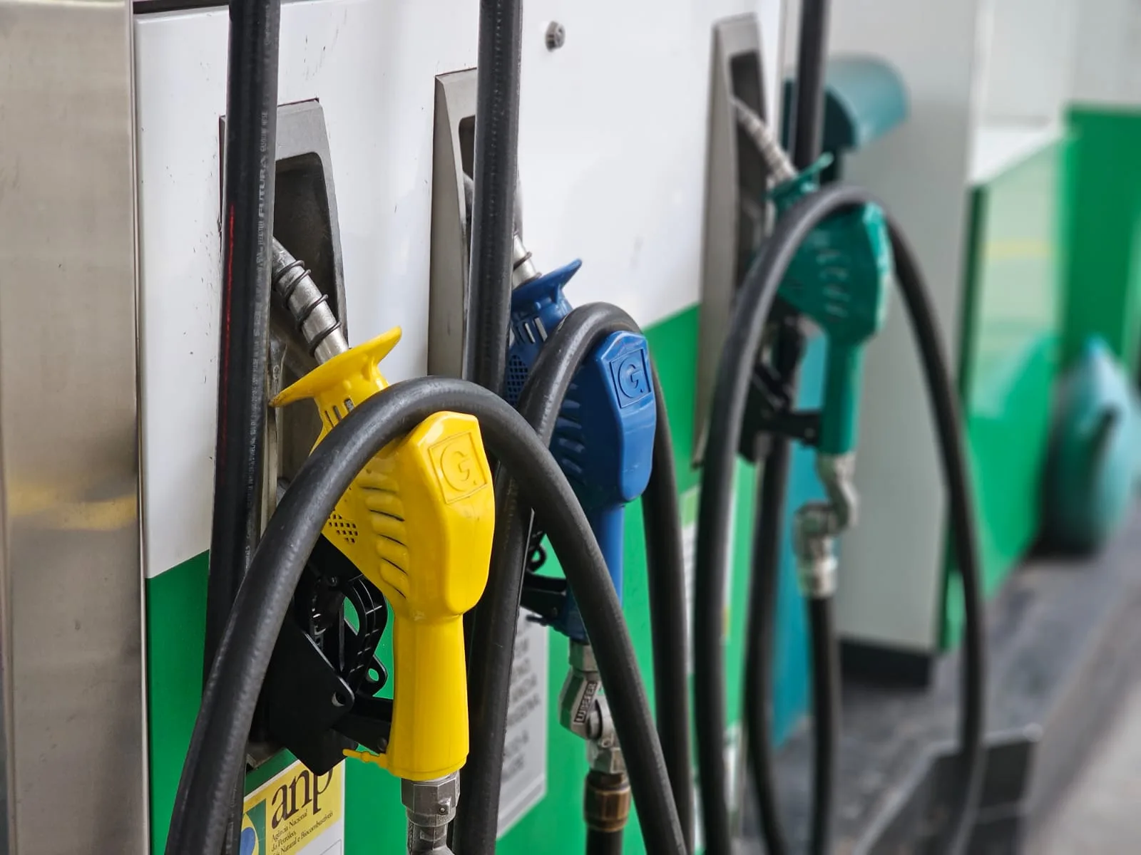 Gasolina sobe R$ 0,10 e diesel R$ 0,06 a partir de fevereiro