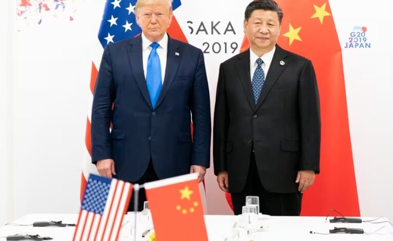 China anuncia tarifas retaliatórias contra os EUA após taxas de Trump