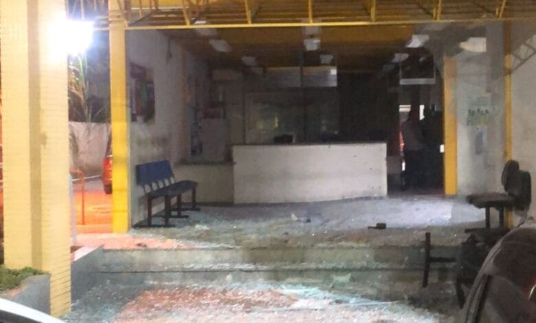 Delegacia é atacada a tiros por traficantes em Duque de Caxias, no Rio