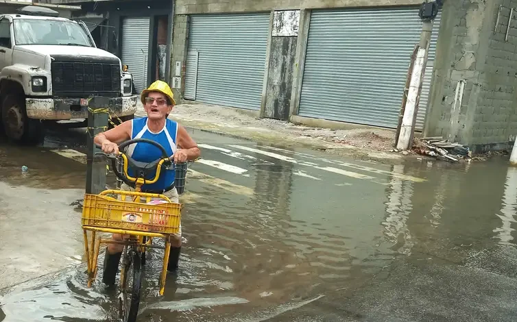 Jardim Pantanal: Enchentes históricas deixam moradores à própria sorte na Zona Leste de São Paulo