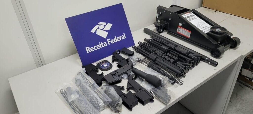 Receita Federal apreende peças para montagem de 30 fuzis em Viracopos