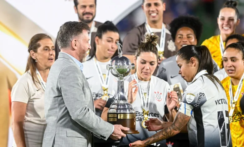 Corinthians atrasa pagamento de premiação às jogadoras campeãs da Libertadores 2024