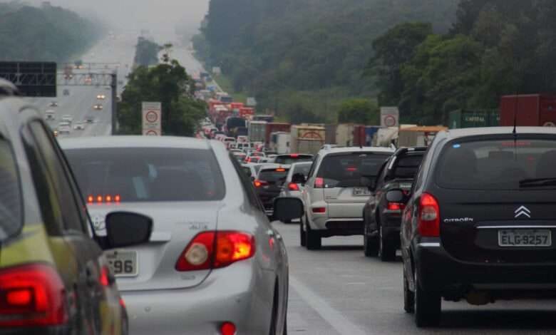 Feriado do Dia do Trabalhador deve movimentar 3,9 milhões de veículos nas rodovias de SP