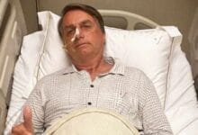 Jair Bolsonaro passa por cirurgia de 12 horas para reconstrução abdominal