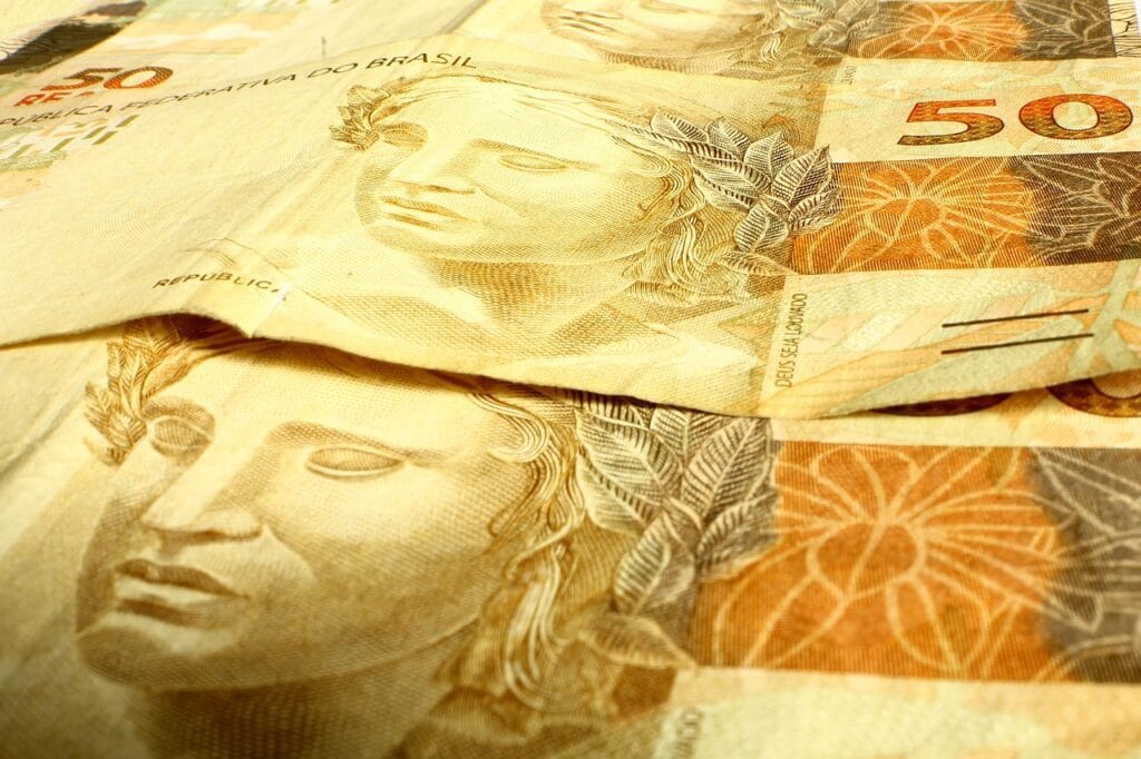 Juros do consignado para CLT e MEI disparam e preocupam Governo