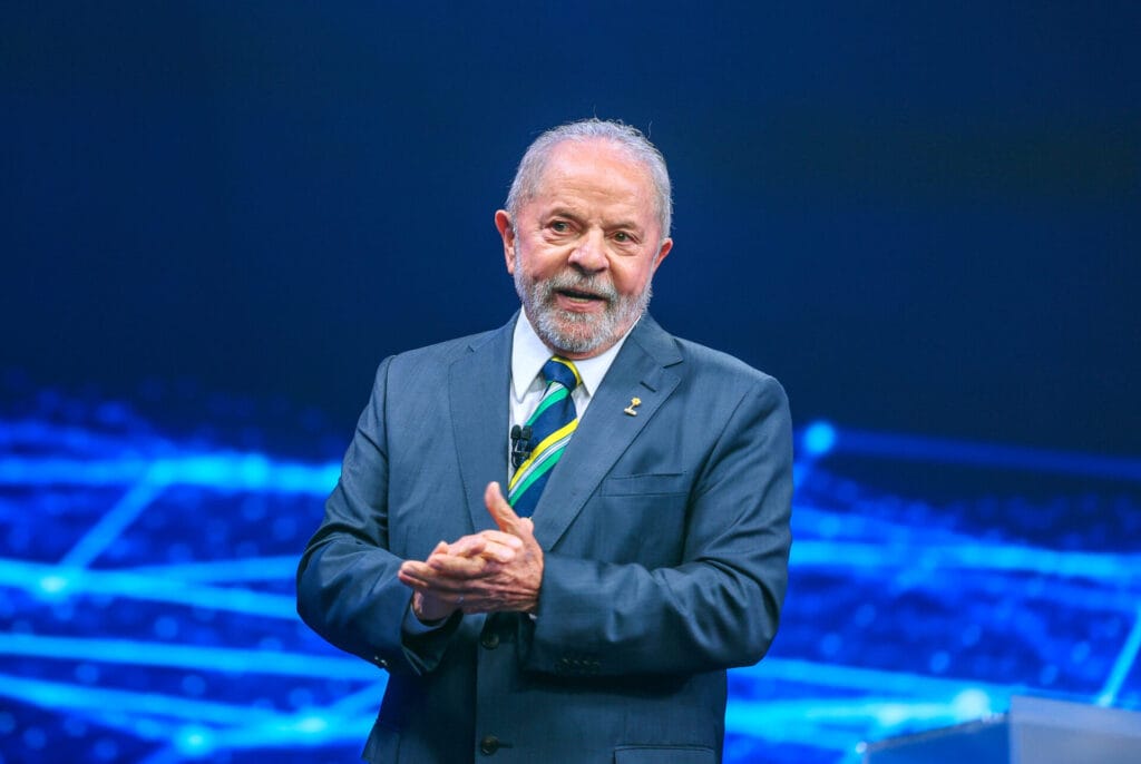 Lula reage à queda de popularidade com campanha regionalizada e crítica a Trump