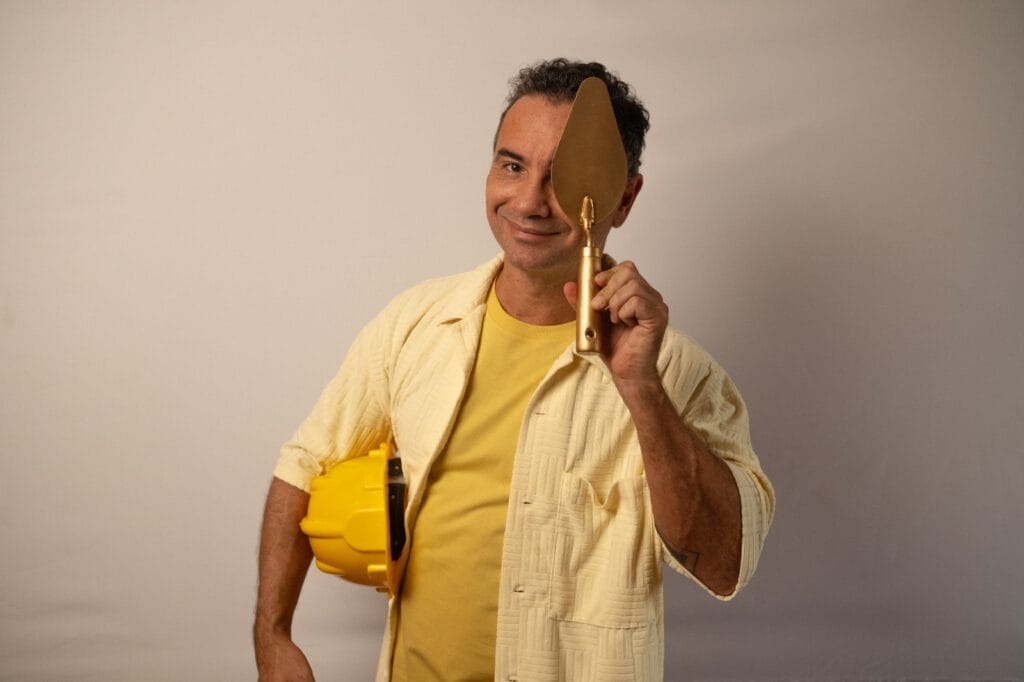Marco Luque será apresentador do reality show PedreiroTop Brasil na Band