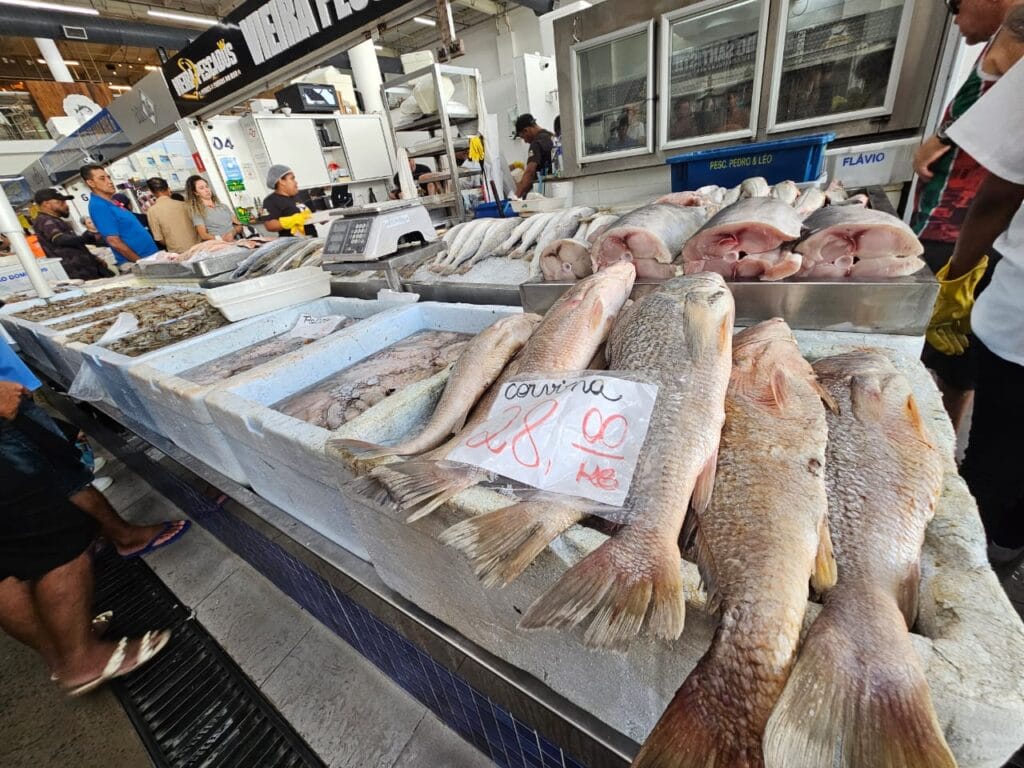 Preços de peixes e frutos do mar disparam na Semana Santa de 2025