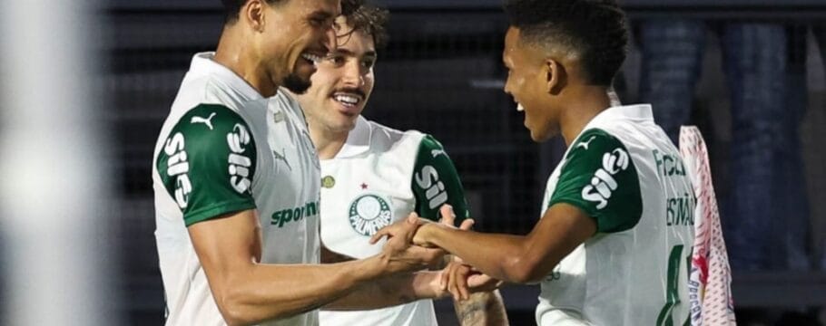 Palmeiras vira sobre Bragantino e amplia vantagem na liderança do Brasileirão