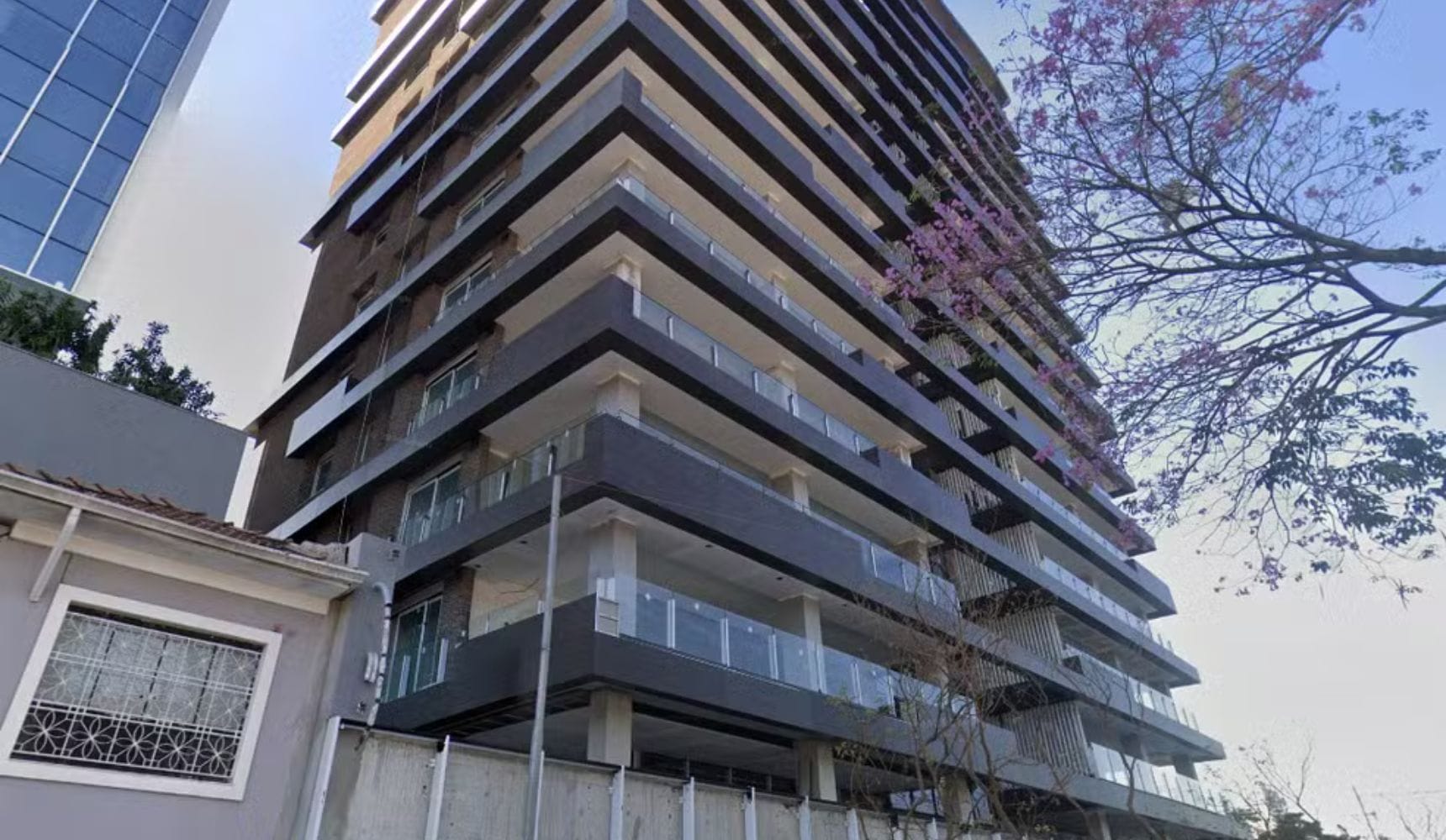 Trabalhador morre ao cair do 10º andar de prédio nos Jardins