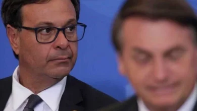 Ex-ministro relança "vaquinha" via Pix para custear despesas de Bolsonaro e filho nos EUA