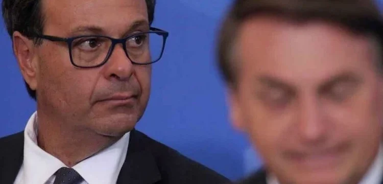 Ex-ministro relança "vaquinha" via Pix para custear despesas de Bolsonaro e filho nos EUA