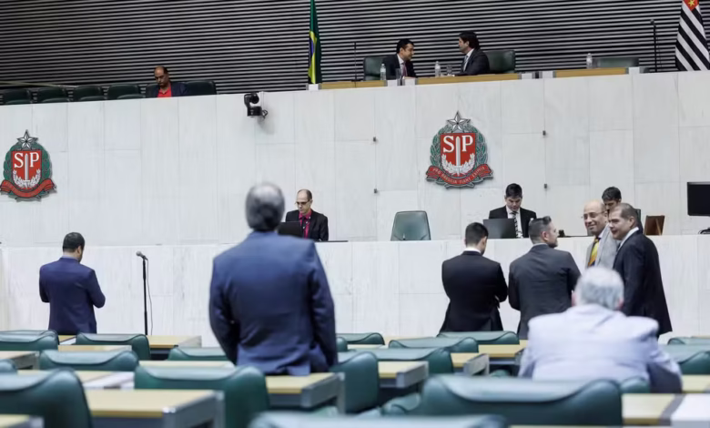 Alesp aprova aumento de até 98% e bônus de R$ 264 mil para servidores do TCE-SP