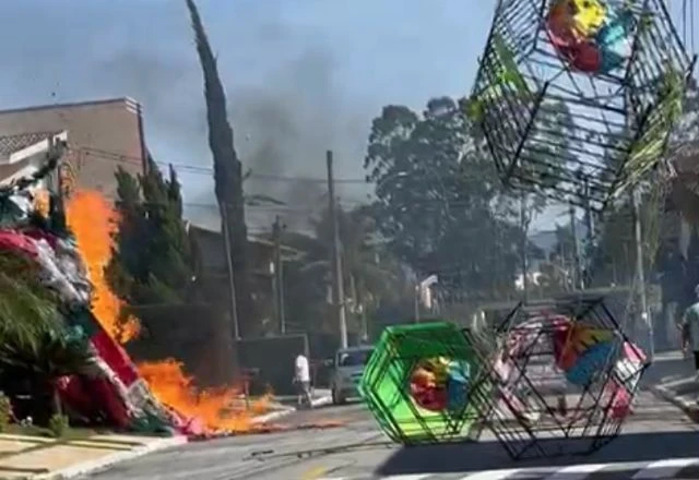 Balão cai e provoca incêndio em condomínio de Taubaté, no interior de SP