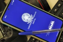 Brasil registra 257 mil novos empregos formais em abril, melhor resultado para o mês desde 2020