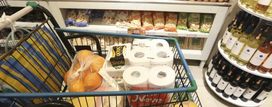 Brasília lidera inflação da cesta básica entre capitais nos últimos seis meses