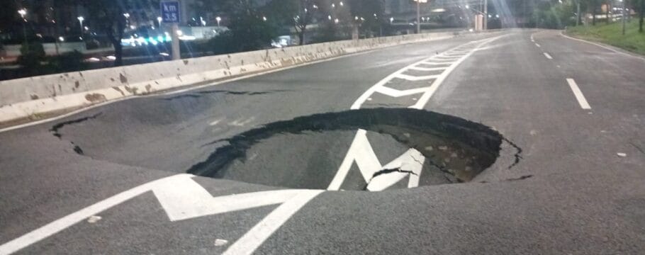Cratera reabre na Marginal Tietê e interdita pista central no sentido Castelo Branco