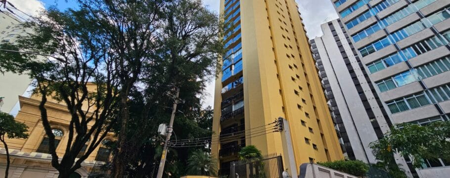 Criminosos invadem prédio em Higienópolis com carro clonado e fazem moradores reféns