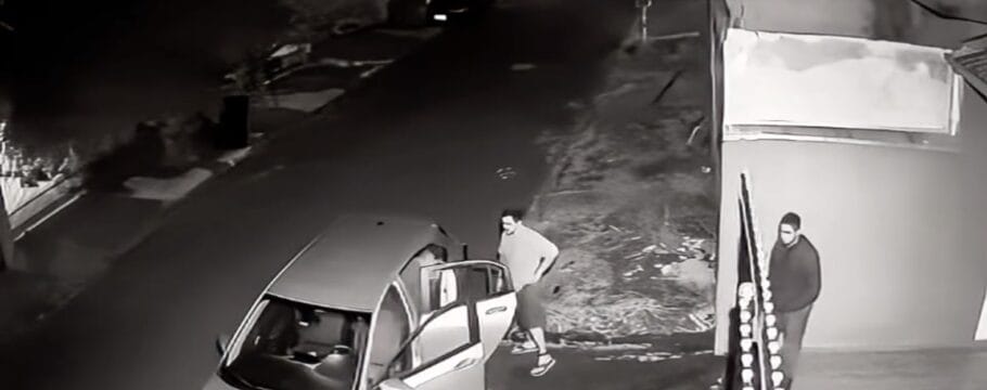 Execução em Sarandi (PR) é registrada por câmeras; vítima leva 15 tiros e morre no local