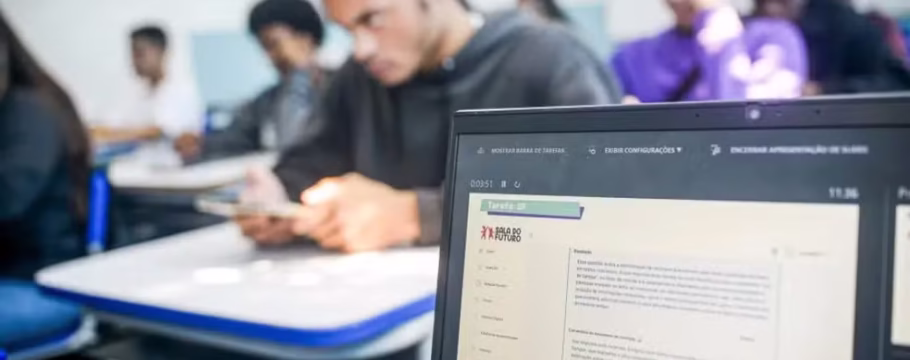Governo de São Paulo testa inteligência artificial para corrigir lições escolares em projeto piloto