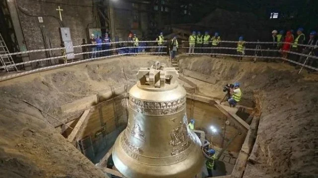 Maior sino do mundo é recebido com missa em Santos