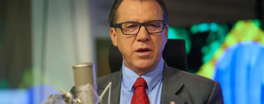 Ministro do Trabalho classifica jornada 6x1 como "cruel", mas defende transição gradual