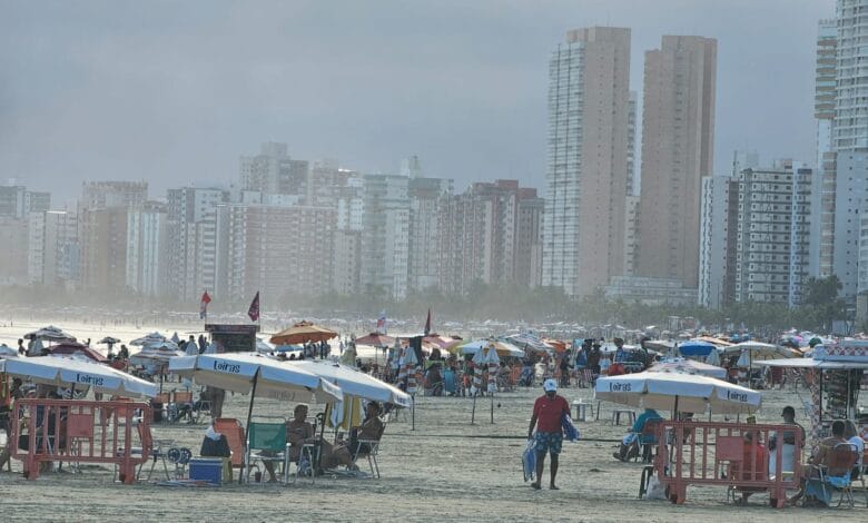 Movimento intenso marca último dia do feriadão em Praia Grande