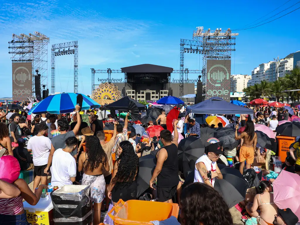 Polícia frustra plano de ataque a bomba no show de Lady Gaga em Copacabana