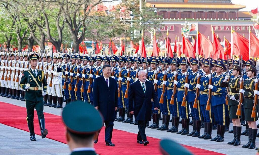 Presidente Lula embarca para viagens oficiais à Rússia e à China