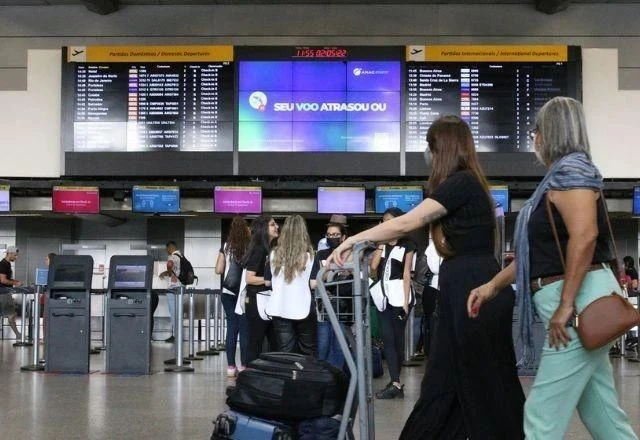 Transporte aéreo de passageiros no Brasil cresce 4% e supera níveis pré-pandemia