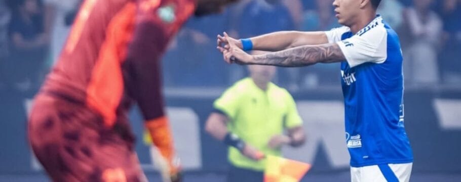 Kaio Jorge brilha com dois gols relâmpago, e Cruzeiro supera Palmeiras no Mineirão