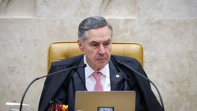 Barroso afirma que STF não está legislando ao julgar regulação das redes sociais