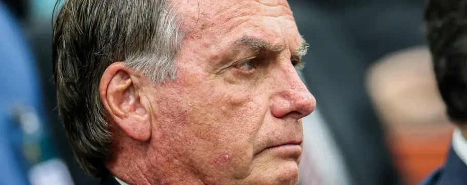 Bolsonaro nega à PF ter articulado sanções com governo Trump e diz que Eduardo age por conta própria