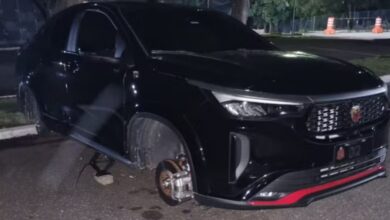 Deputado Gil Diniz tem rodas de carro oficial furtadas em cemitério de São Paulo